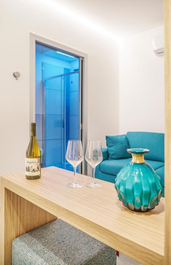Oasi Del Golfo Suites B&B กัสเตลลัมมาเร เดล โกลโฟ ภายนอก รูปภาพ